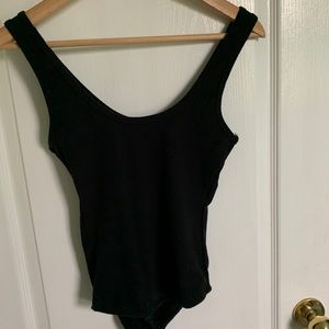 Size small body suit 5 for $55 bundle 🎈